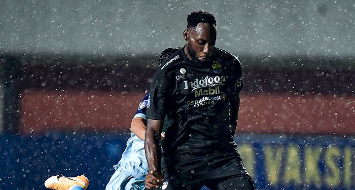 Iwan Sebut Gol Castillion Membuat Rencana Persela Berantakan